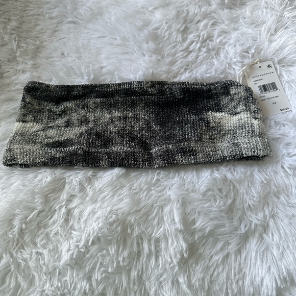 NWT! GOOD AMERICAN SWIM TOP - Picture 3 of 5